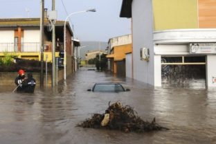 Spúšť po záplavách na Sardínii