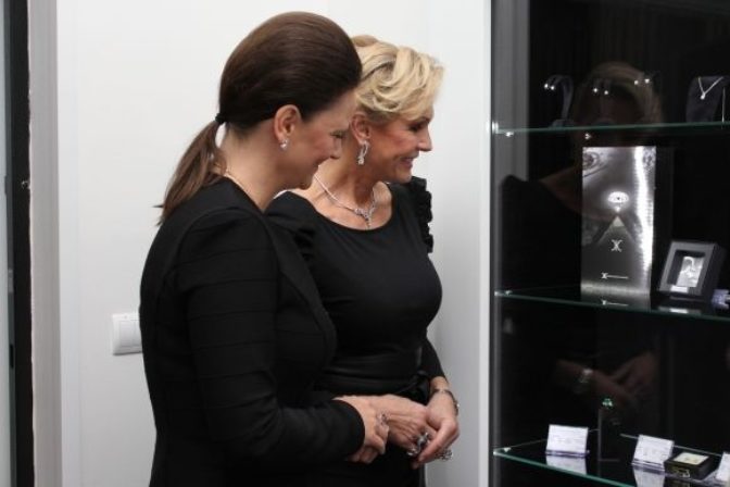 Výstavu otvorila Helena Vondráčková