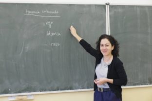 Anna Micó Tormos je španielska profesorka pôsobiac