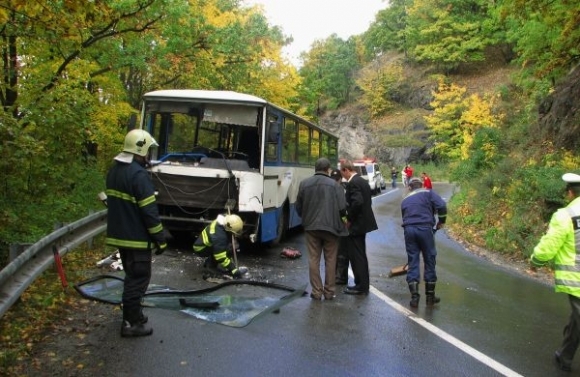 Autobus nehoda