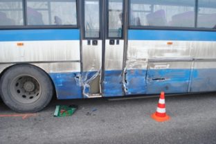 Nehoda, autobus, kamión