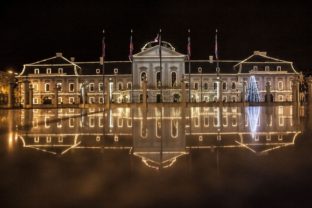 Vysvietený Prezidentský palác