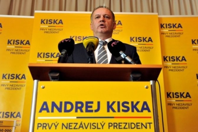 Andrej Kiska odovzdal petičné hárky