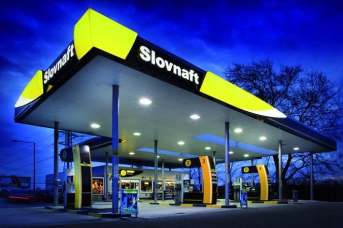 Slovnaft benzín motorová nafta pohonné látky čerpacia stanica