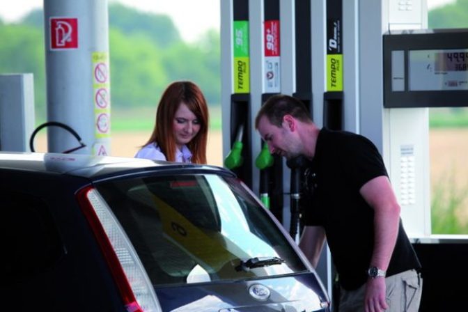 Benzín motorová nafta pohonné látky čerpacia stanica