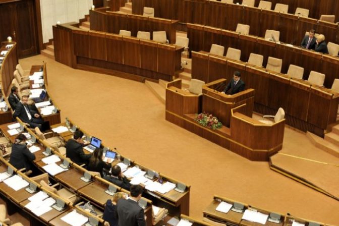 Vodná elektráreň elektrická energia OZE zdroje energie