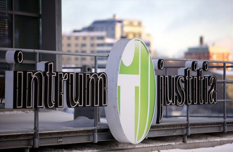 Intrum Justitia