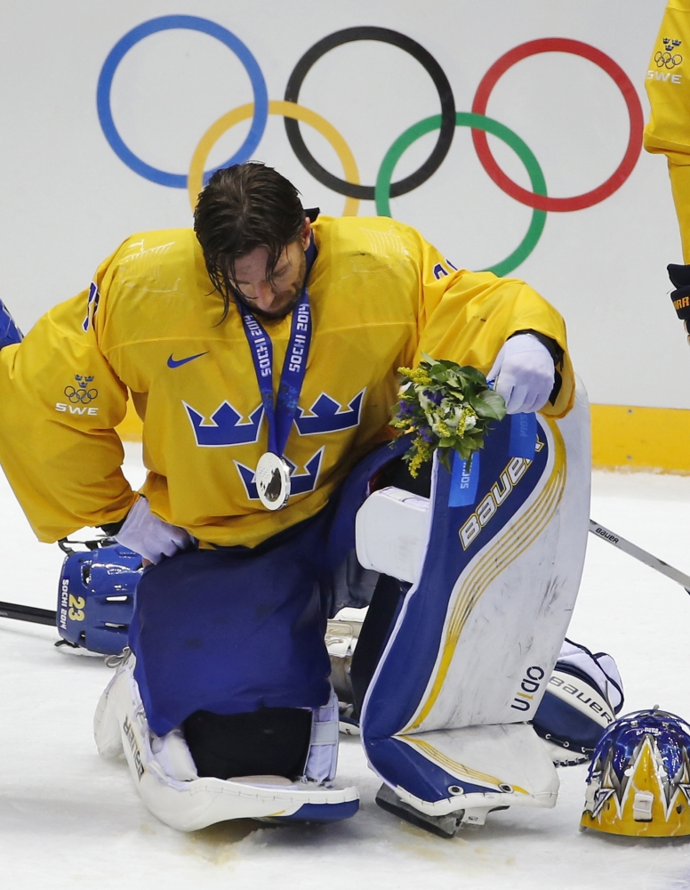 Kanadskí hokejisti porazili v olympijskom finále Švédov