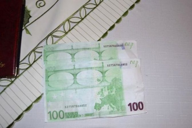Mladíci z Hlohovca si tlačili falošné eurobankovky