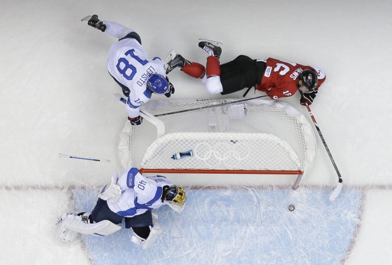 Nedeľňajšie zápasy na olympijskom hokejovom turnaji