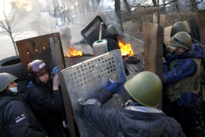 Nepokojný Kyjev dúfa v skoré upokojenie dramatickej situácie