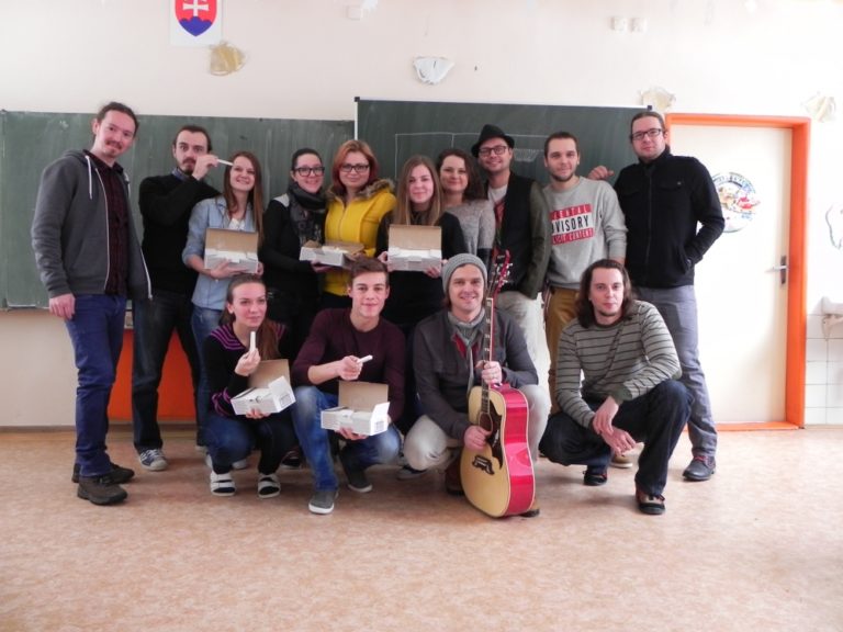 Peter Bič Project navštívili strednú školu