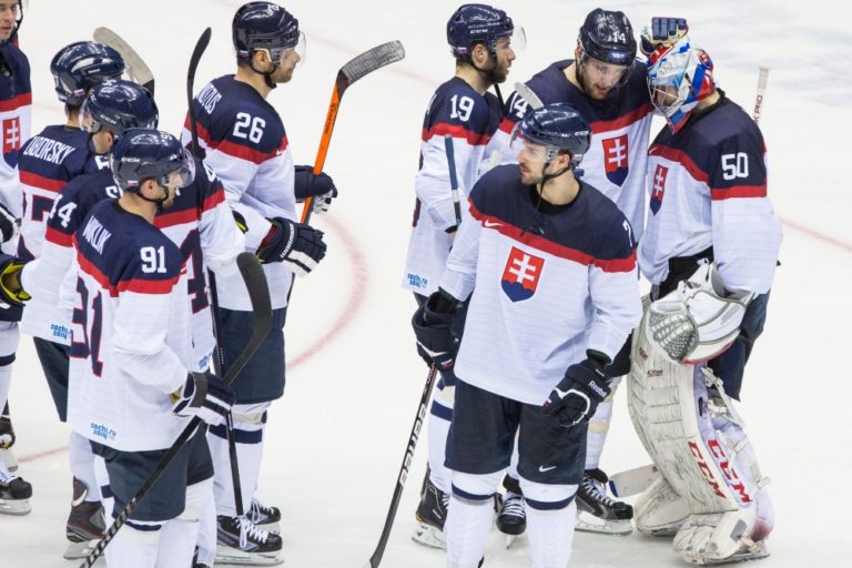 Slovenskí hokejisti po skvelom výkone získali v zápase s Ruskom bod