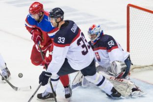 Slovenskí hokejisti po skvelom výkone získali v zápase s Ruskom bod