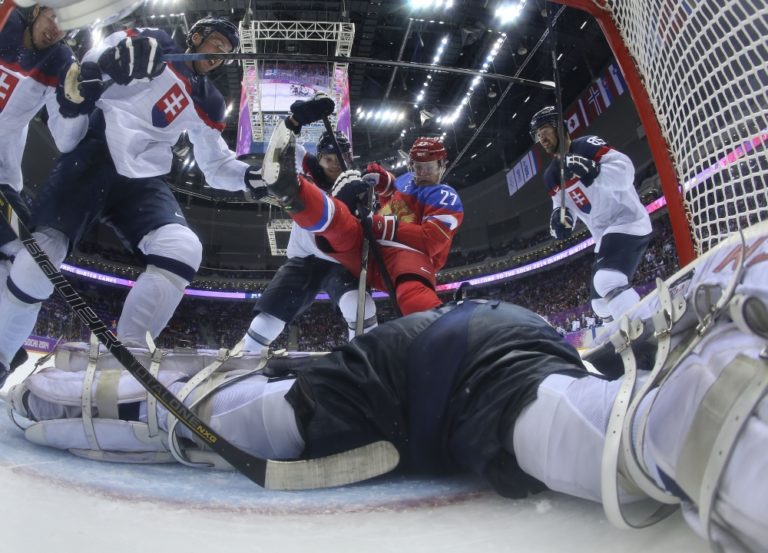 Slovenskí hokejisti po skvelom výkone získali v zápase s Ruskom bod
