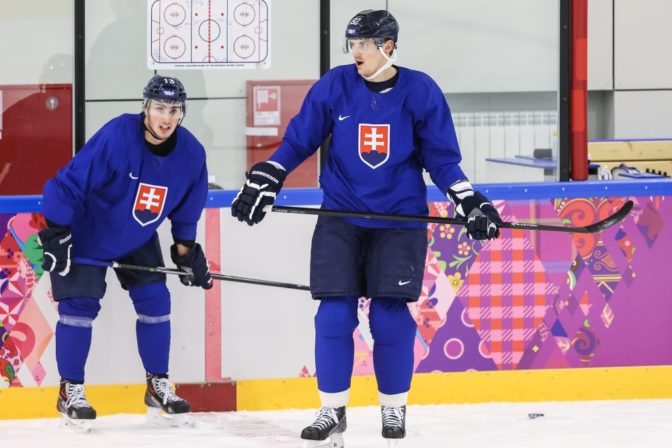 Slovenskí hokejisti trénovali v kompletnom zložení