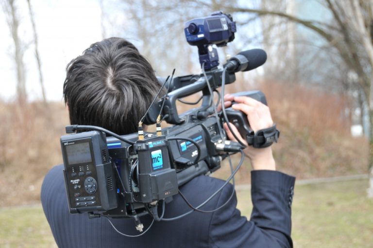 Študenti sa učia byť televíznymi profesionálmi