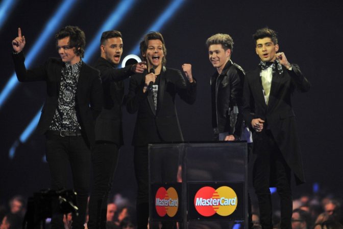 Udeľovanie cien Brit Awards ovládli Arctic Monkeys