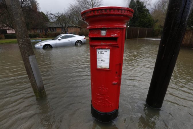 Veľkú Britániu drancuje povodeň