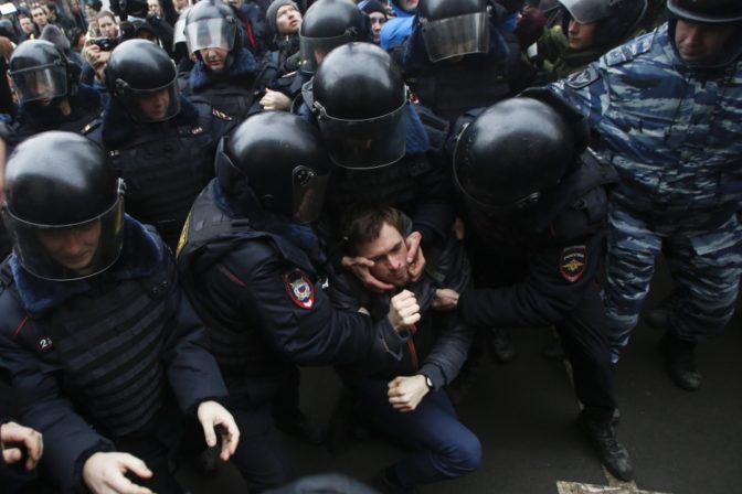 Zatýkanie v Moskve, v Putách skončili aj Pussy Riot