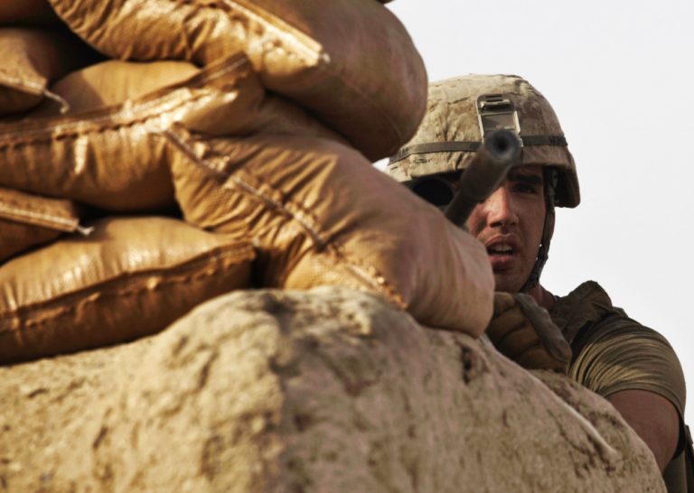Afganistan ostrelovac vojak