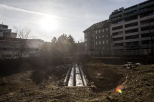 Investor asi nezastavia park v centre Bratislavy, ale lúku v Dúbravke