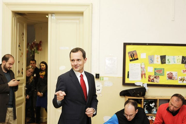 K volebným urnám sa vybrali aj kandidáti na prezidenta