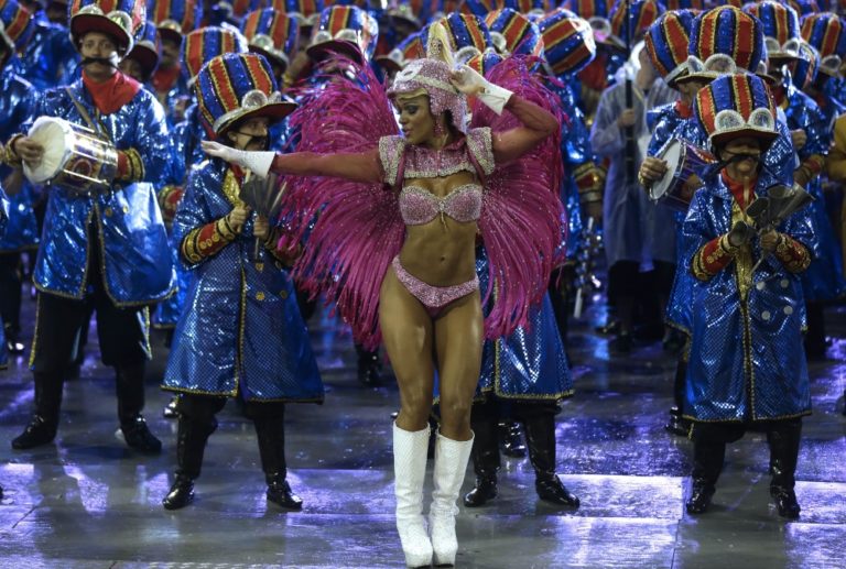 Karneval rozžiaril ulice Ria de Janeira