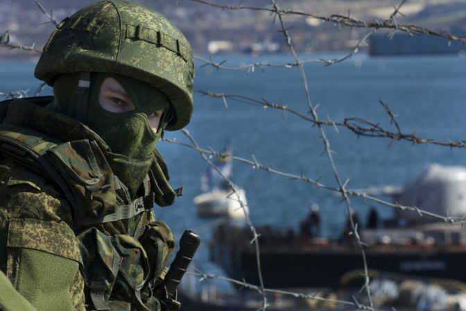Krym pod kontrolou, základne blokuje už 11 tisíc vojakov