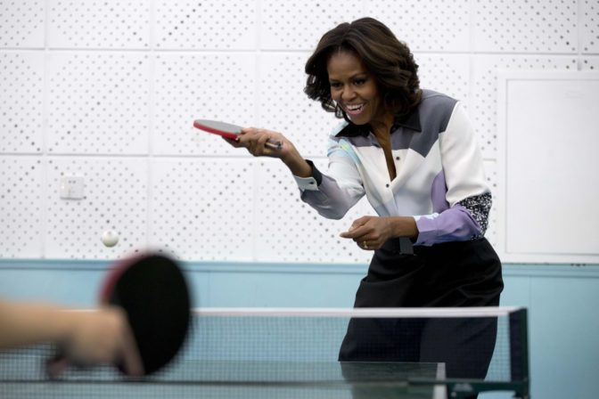 Michelle Obamová v Číne kŕmila pandy aj cvičila tajči