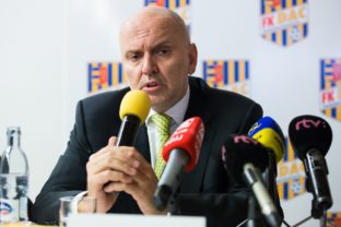 Oszkár Világi