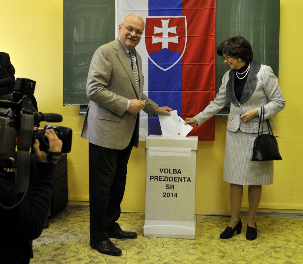 Prezidenta už volili aj Ivan Gašparovič s manželkou