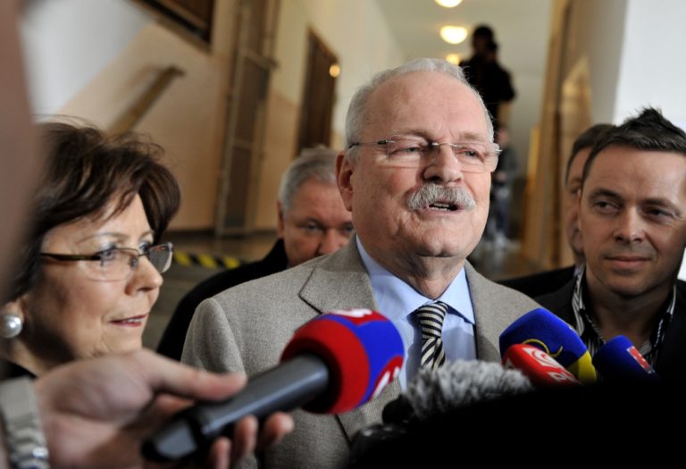 Prezidenta už volili aj Ivan Gašparovič s manželkou