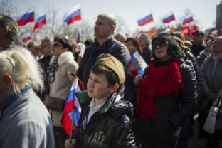 Rusi si podmaňujú Krym