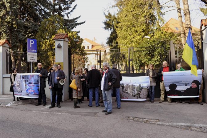 Rusko oživuje studenú vojnu, varovali demonštranti v Bratislave