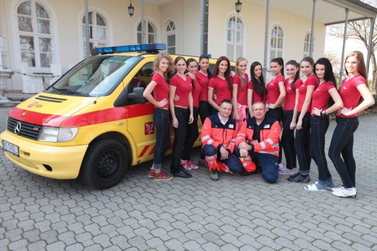 Súťažiace Miss Slovensko získali certifikát o kurze prvej pomoci