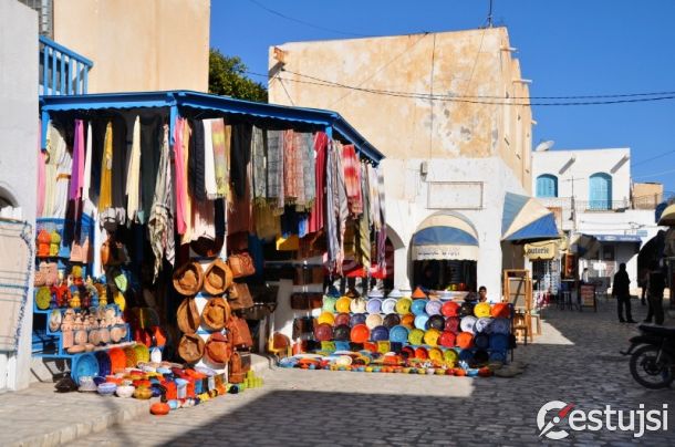 Tuniská Džerba: Snehobiele uličky a mix náboženstiev