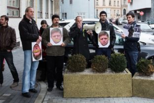 Viskupičovi ľudia protestovali proti Ficovi, ten ich obišiel