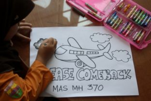 Za zmiznuté malajské lietadlo sa modlí celý svet
