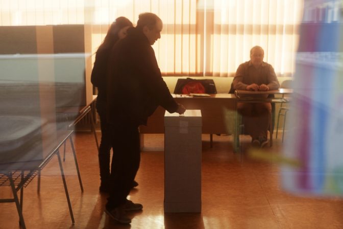Začalo sa druhé kolo volieb, Slováci si zvolia nového prezidenta