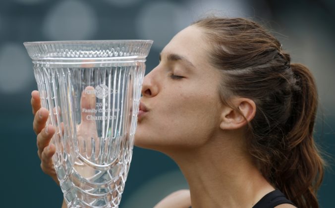 Čepelová prehrala vo finále v Charlestone s Petkovicovou