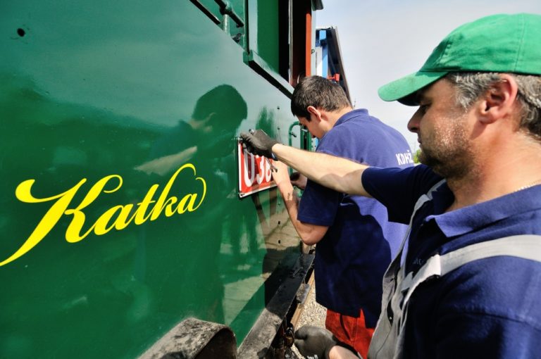 Mašinka Katka ožila, zakúrili jej v kotli