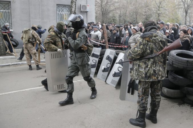 Ozbrojenci obsadili budovy v meste Slovjansk