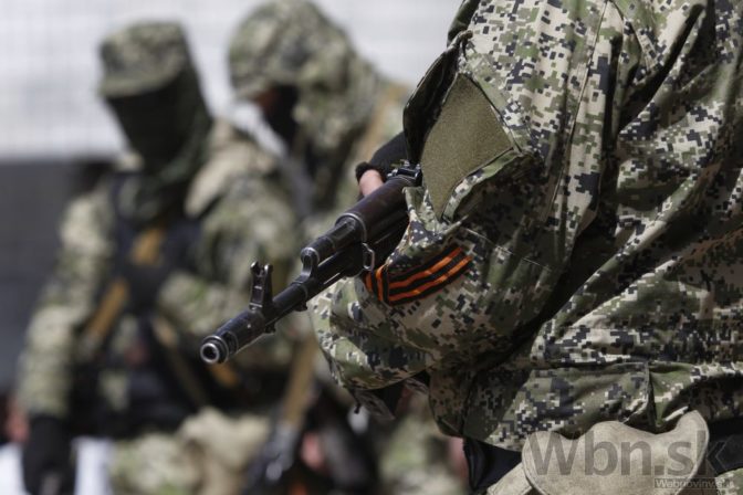 Rusko klamalo, armáda zostáva pri ukrajinských hraniciach