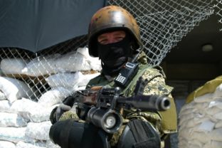 Na Ukrajine sú ruskí tajní aj vojaci, USA majú fotografie
