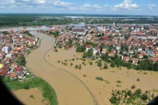 Balkán zaliala voda, Srbsko je v pohotovosti
