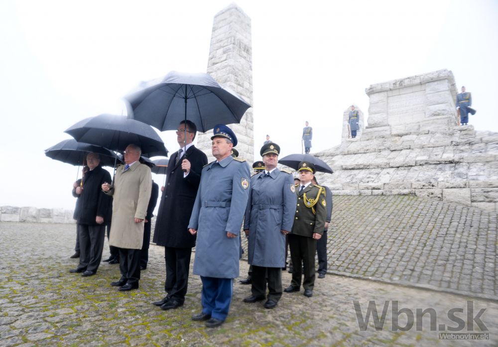 Na Bradle sa spomínalo na Štefánika, prišiel aj prezident