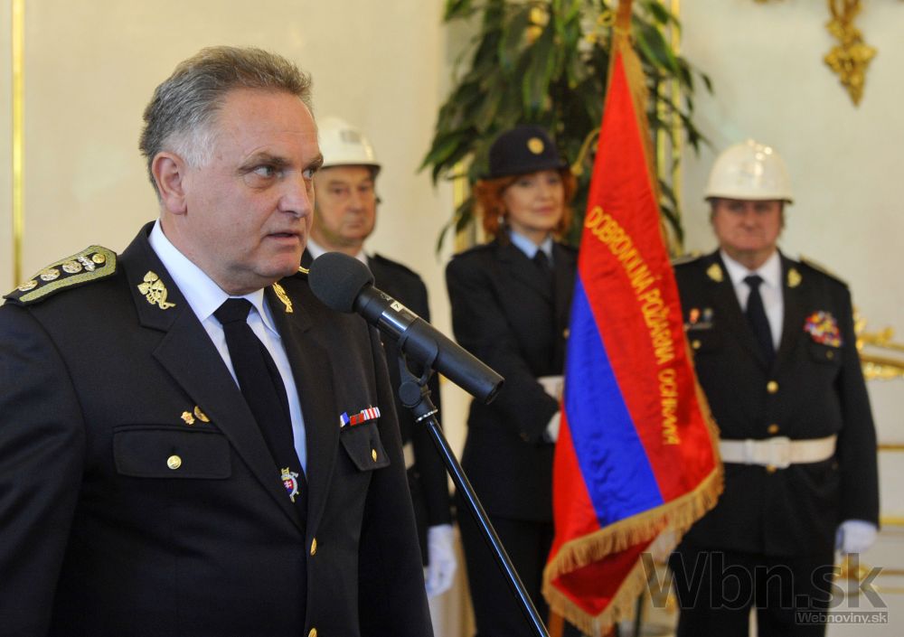 Prezident Ivan Gašparovič vymenoval prvého generála u hasičov