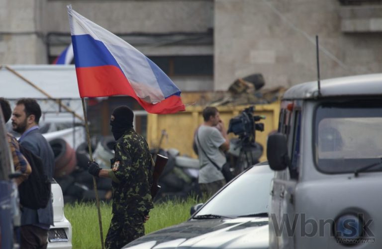 Proruskí separatisti zostrelili vládny vrtuľník