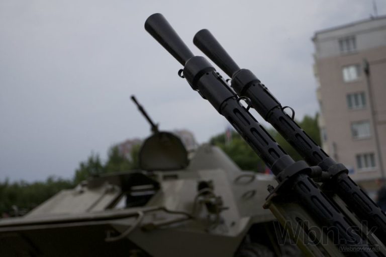 Proruskí separatisti zostrelili vládny vrtuľník